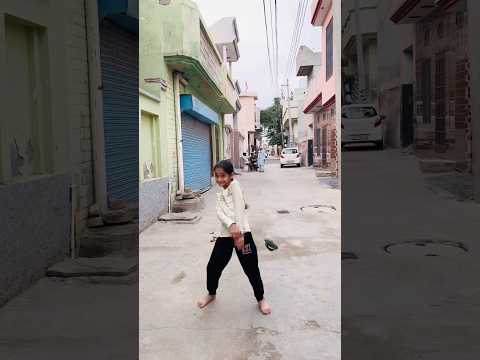 Avni To Chappal ๐ฉด Hi Lekar Bhag Gyi