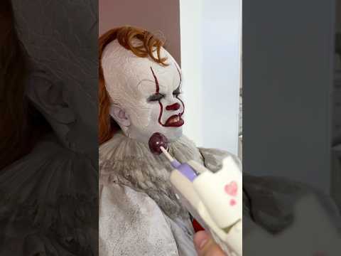 PENNYWISE DOES NOT LIKE LOLLIPOP ๐ญ