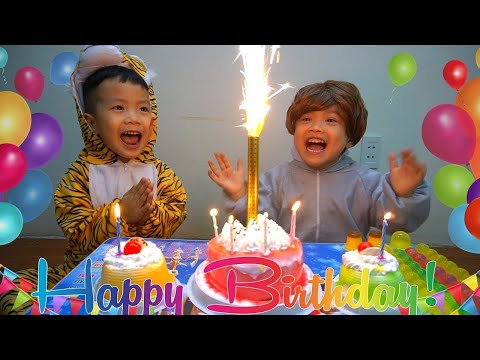 Happy Birthday To You 🎉🎉 Birthday Gifts Unboxing 🎁 | surprises and sweets for Cute Baby