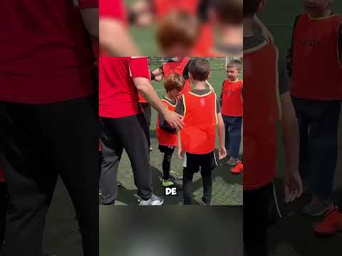 La Petite Fille Qui a Réalisé son Rêve de Football !