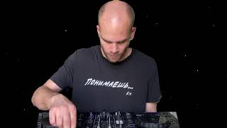 djing live on the internet for the first time