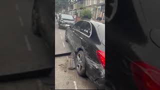 Idiot in a RANGE ROVER Destroyed Mercedes and Ford.