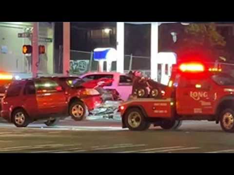 3 Hurt, Including Child, in Aurora Ave. Crash
