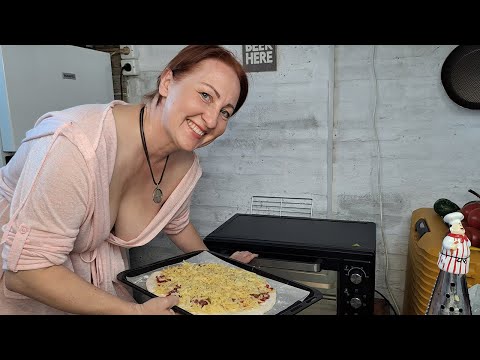 Pizza. My new kitchen show. Nudist kitchen. Uruguay. Mila naturist.