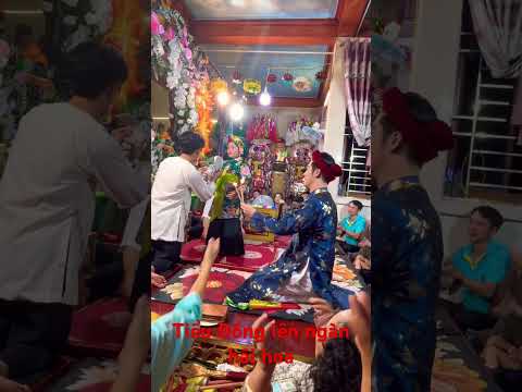 Tiểu đồng hầu giá chầu Đệ Nhị Thượng Ngàn