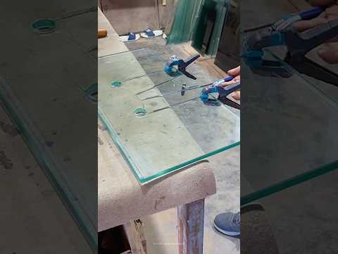 Cracked Glass Design