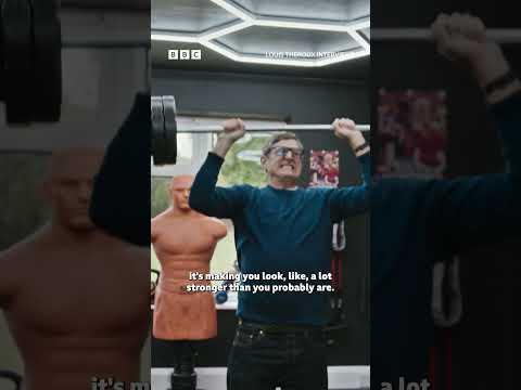 Louis Theroux lifts weights with Ashley Walters
