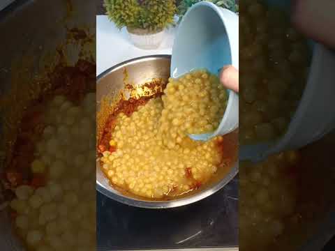 Matar Ke Chole Recipe / How to make Matar Chole