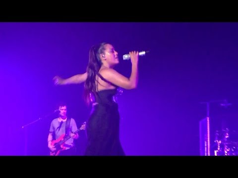 C'est la folie - Amel Bent (Les Mureaux)