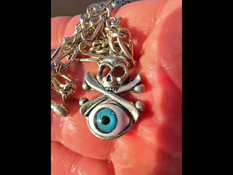 Amazing metal detecting finds Vs These ones 💀