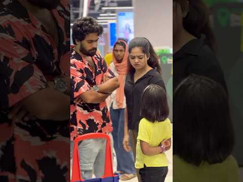 കുടുംബത്തിന്റെ ഭാരം ചുമലിൽ ചുമക്കുന്നവർക്ക്  ഈ അവസ്ഥ  മനസ്സിലാകും🥲  #shorts #abhisree #familyvlog