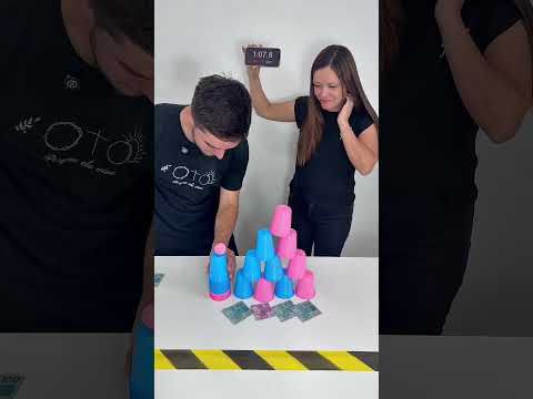 ๐ธ A torre tรก montada e a grana tรก em jogo! ๐ณCada copo que cair pode custar caro, literalmente!