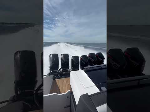 2,700hp pushing this Cigarette 59โ Tirranna!