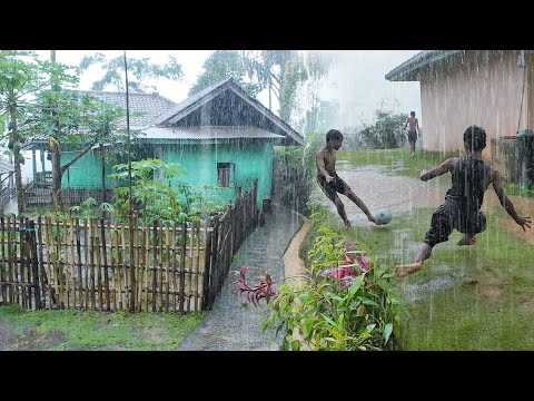 DIJAMIN BETAH😍 MENIKMATI HIDUP DI DESA, BIKIN RINDU SUASANA HUJAN DI KAMPUNG YANG INDAH ALAM DESANYA