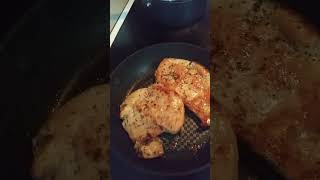 Ricas pechugas de pollo arroz y calabacitas