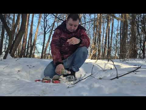 Томатненько. Килька с водкой в снегу