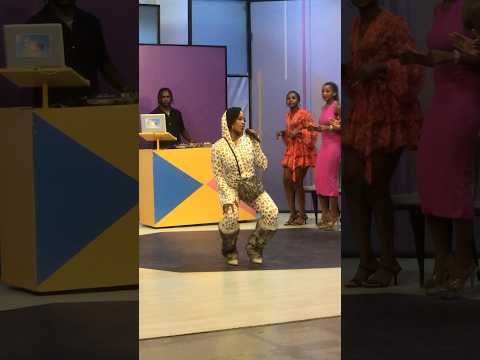 #kellygomez #nazaawa