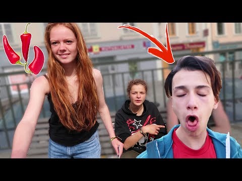 PAYER LES GENS POUR MANGER PIMENT LE PLUS FORT AU MONDE (NorniTUBE)