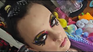 Clawed_Beauty101 is live!