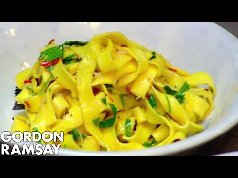 Gordon Ramsays Fast Food: Crab & Chilli Pasta