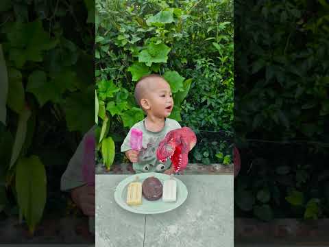 cute baby and dinosaur! p43 🦖🤣👶