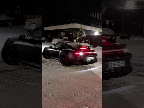 Anvelope de vară pe zăpadă..