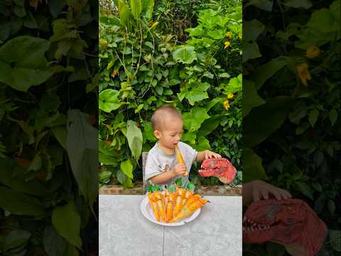 cute baby and dinosaur! p77 🦖🤣👶