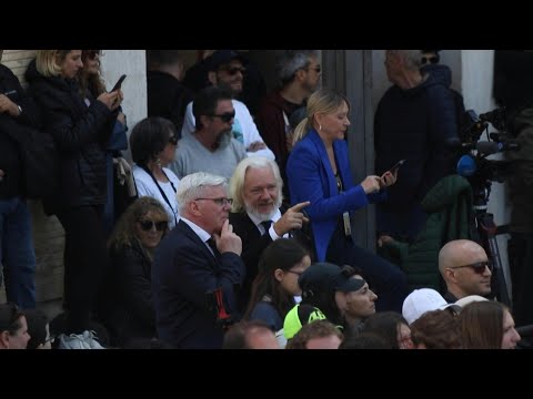 Julian Assange attends Pope Francis' funeral in St. Peter's Square | AFP