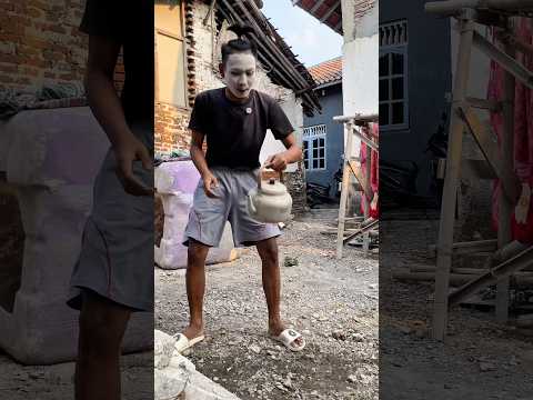 Cemong Kaget Lihat Teko Berisi <strong>Ular</strong> Cinmas!#snake #shortvideo #shorts