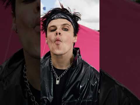 #music #youngblud @yungblud ❤️🖤♥️