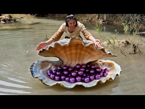 The beautiful pearls and oysters were discovered by the girl, which made her extremely excited