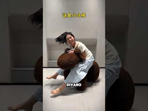 Il curioso caso dei divani di famiglia 🛋️🤨❤️#shorts