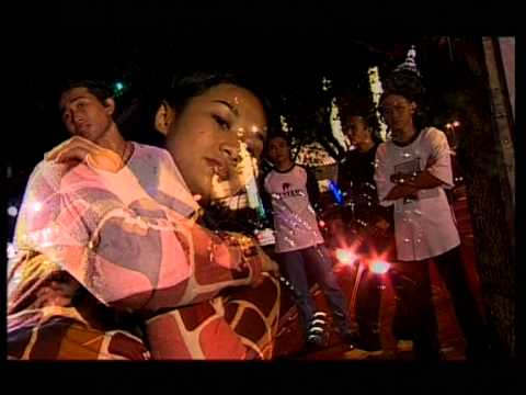 Straw - Melara Di Musim Cinta (Official Music Video)