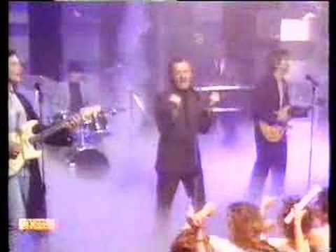 The Hollies - He Aint Heavy - Top of the Pops 1988