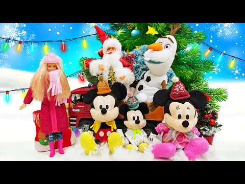 🎅Andiamo a cercare Babbo Natale con la famiglia di Topolino giocattolo! Video natalizio per piccoli