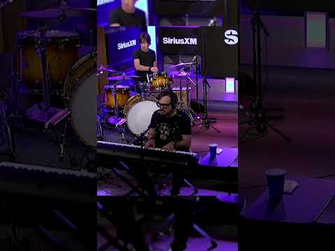 Duele El Amor en vivo desde en SiriusXM 🎶 #AleksSyntek #HispanicHeritageMonth #MusicaLatina