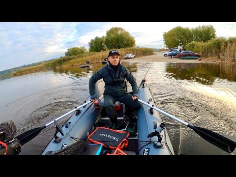 Мы все таки ее нашли! Щука сама запрыгивает в лодку! Вывез друга первый раз на Днепр!