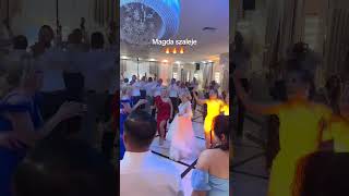 Pani młoda daje czadu #dobrazabawa #dance #wesele #zabawa #taniec #muzyka #party #wedding