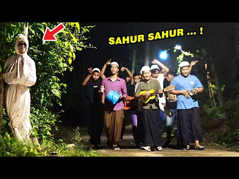 Sahur Sahur ! Prank Pocong di Bulan Puasa ! Lucu Ngakak 🤣🙏