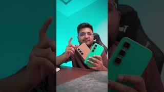 This phone comes with Multiple Colors