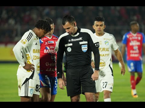 CONTACTO DEPORTIVO 39 años...LEONES y CREMAS en zona de Primera División