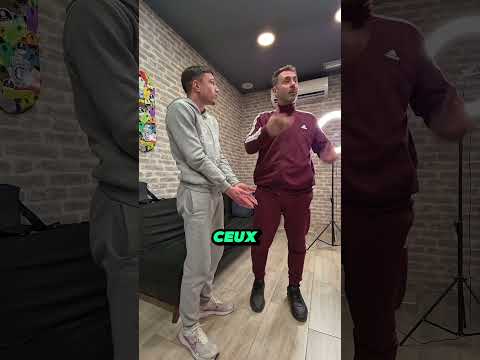 La panique s'installe entre deux personnes dans une Salon de coiffure.