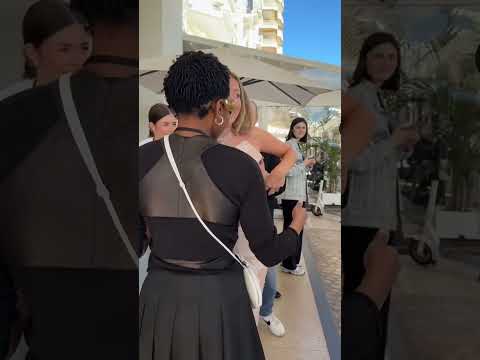 Mira lo que le pas贸 a Esther Exposito 馃槪
