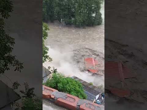 House Collapse In Manali 🤯🤯🤯| Manali News | Be careful ❗️ #shorts #flood
