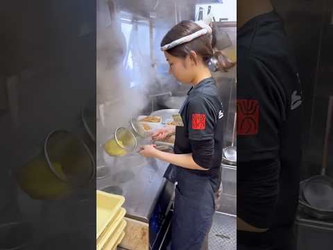 おばあちゃんと孫で作る家族の想いがつまった一杯🍜【常盤台 さっぽろラーメン 桑名】#japanesefood #東京グルメ #ラーメン