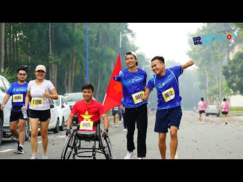CHÀNG TRAI KHUYẾT TẬT VƯỢT 1500KM TỪ NGHỆ AN ĐẾN HCM với mong ước được xem diễu binh ngày 30/4.