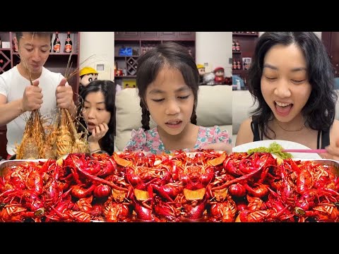 小龙虾盖面只有几只虾尾，老爸立马给女儿安排超大龙虾浇面，这下吃爽了！【东东一家】