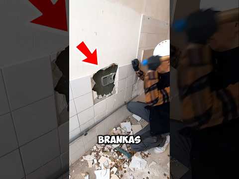 Pekerja Ini Bongkar Rumah, Nemu Harta Karun! 😱💰