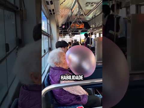 Essa Vovó Fez a Maior Bolha de Chiclete Que Você Já Viu! #curiosidades