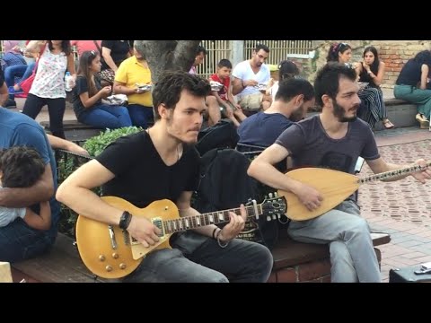 Very Romantic ❤️ Street Music in Ortakoy